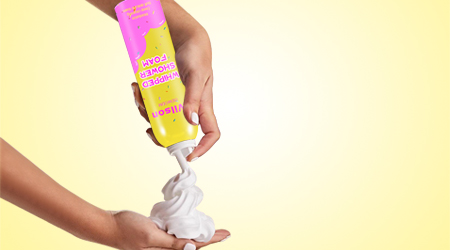 Condivisione della spedizione di schiuma doccia